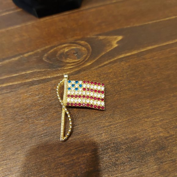 Vintage Rafaelian American Flag Brooch - Picture 2 of 6